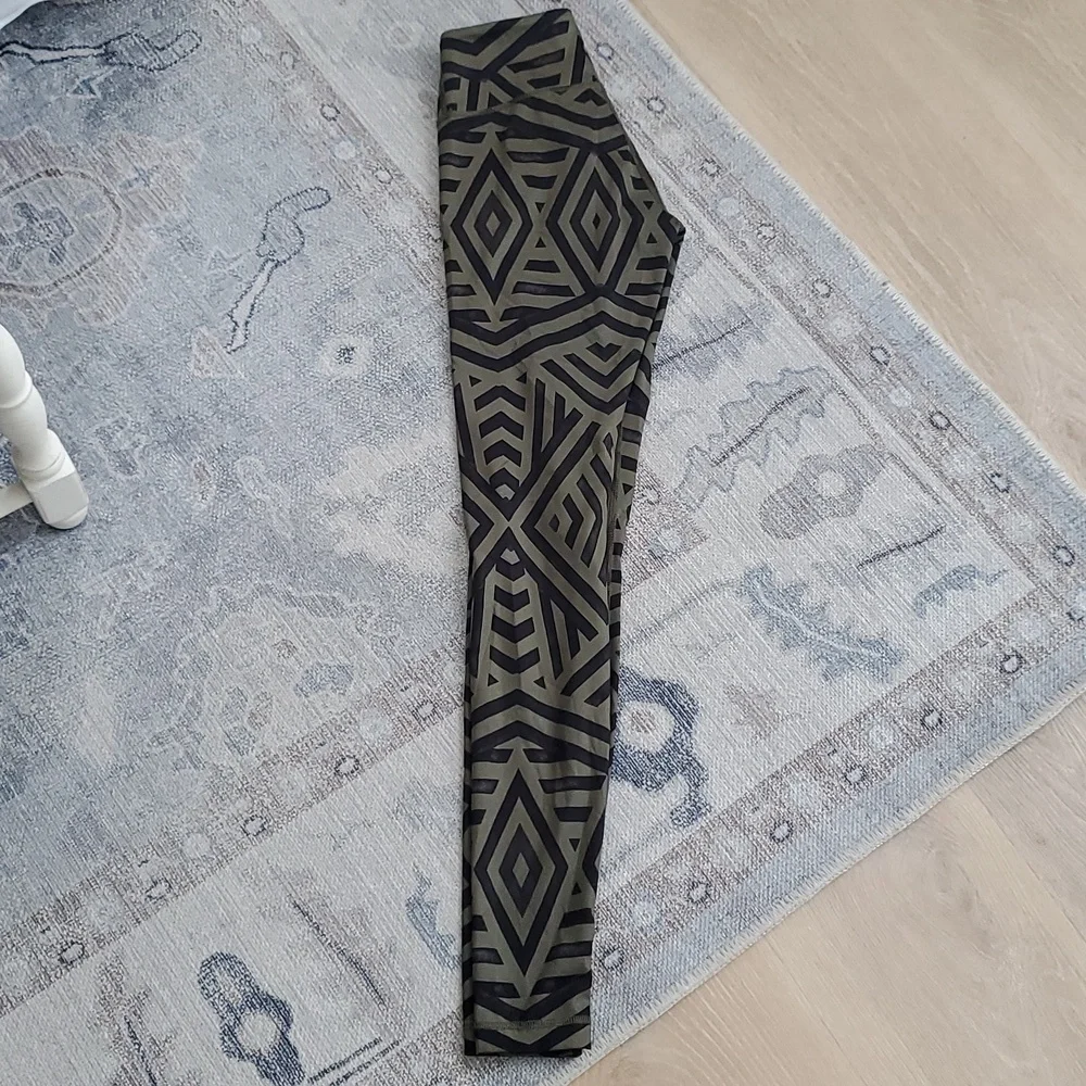Lululemon Wunder Under Athletic Leggings Chevron Shuffle Fatigue Green Black Sz4
